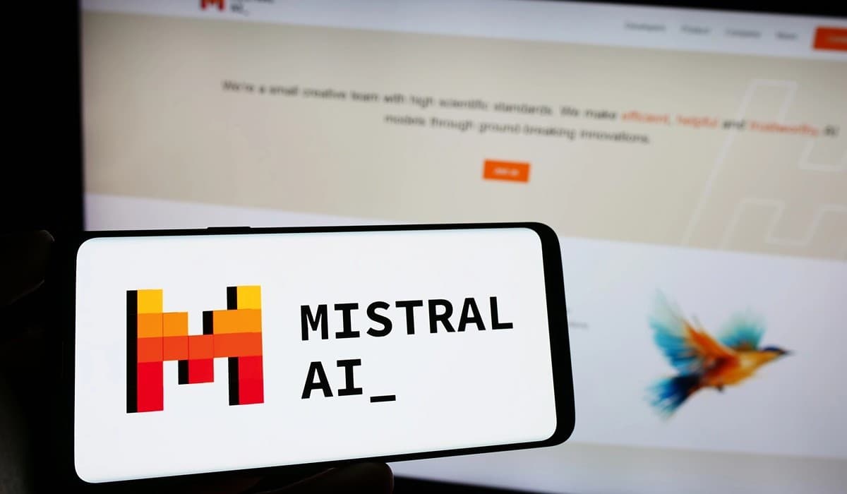 Mistral AI face à un sérieux problème de désinformation avec son chatbot grand public — Siècle Digital IA